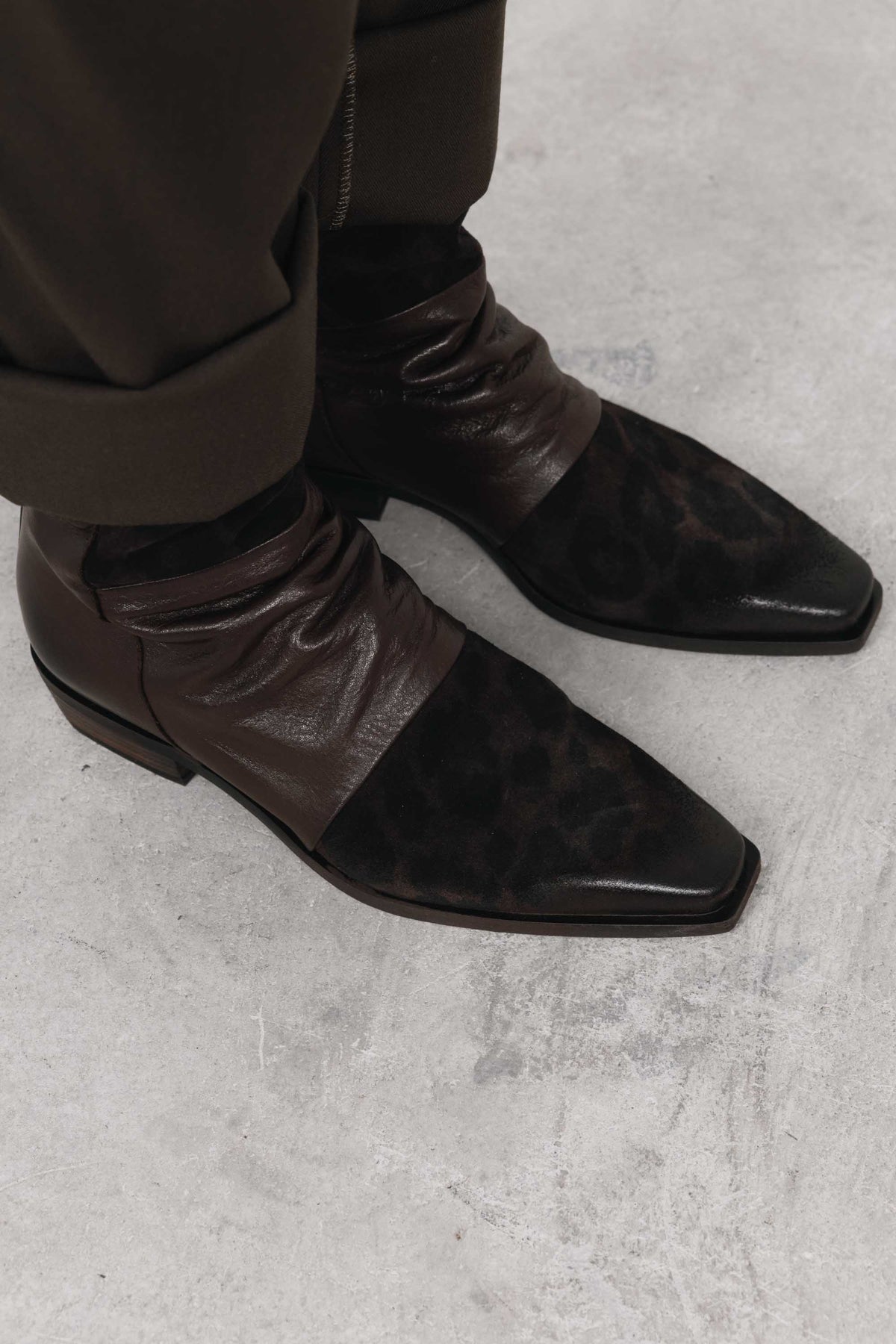 Botins Animal Print em Pele Lavender