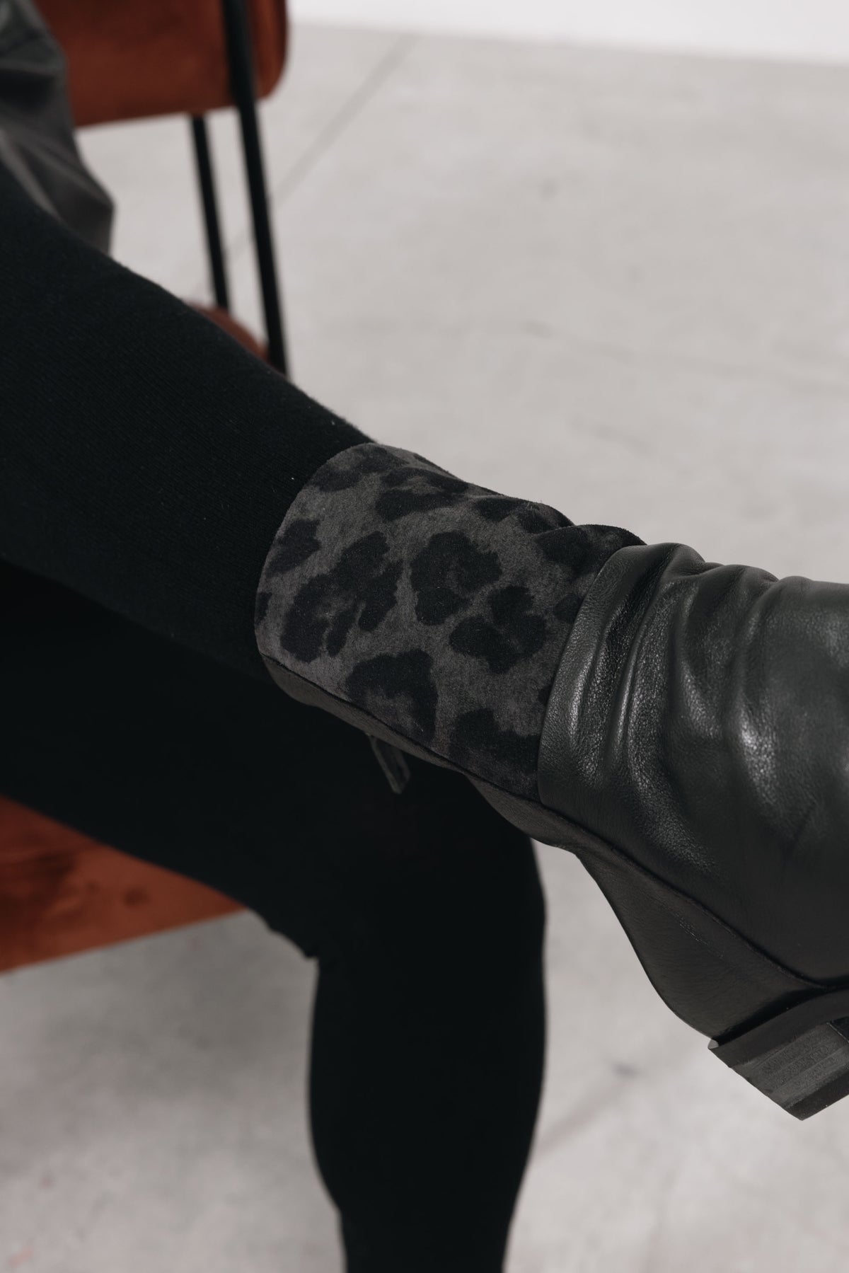 Botins Animal Print em Pele Lavender