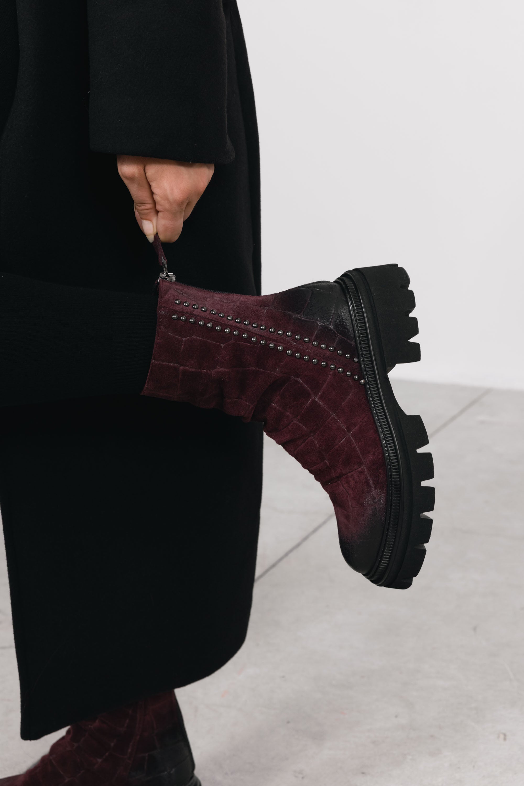 Stivaletti in Camoscio Zara - Bordeaux, indossato