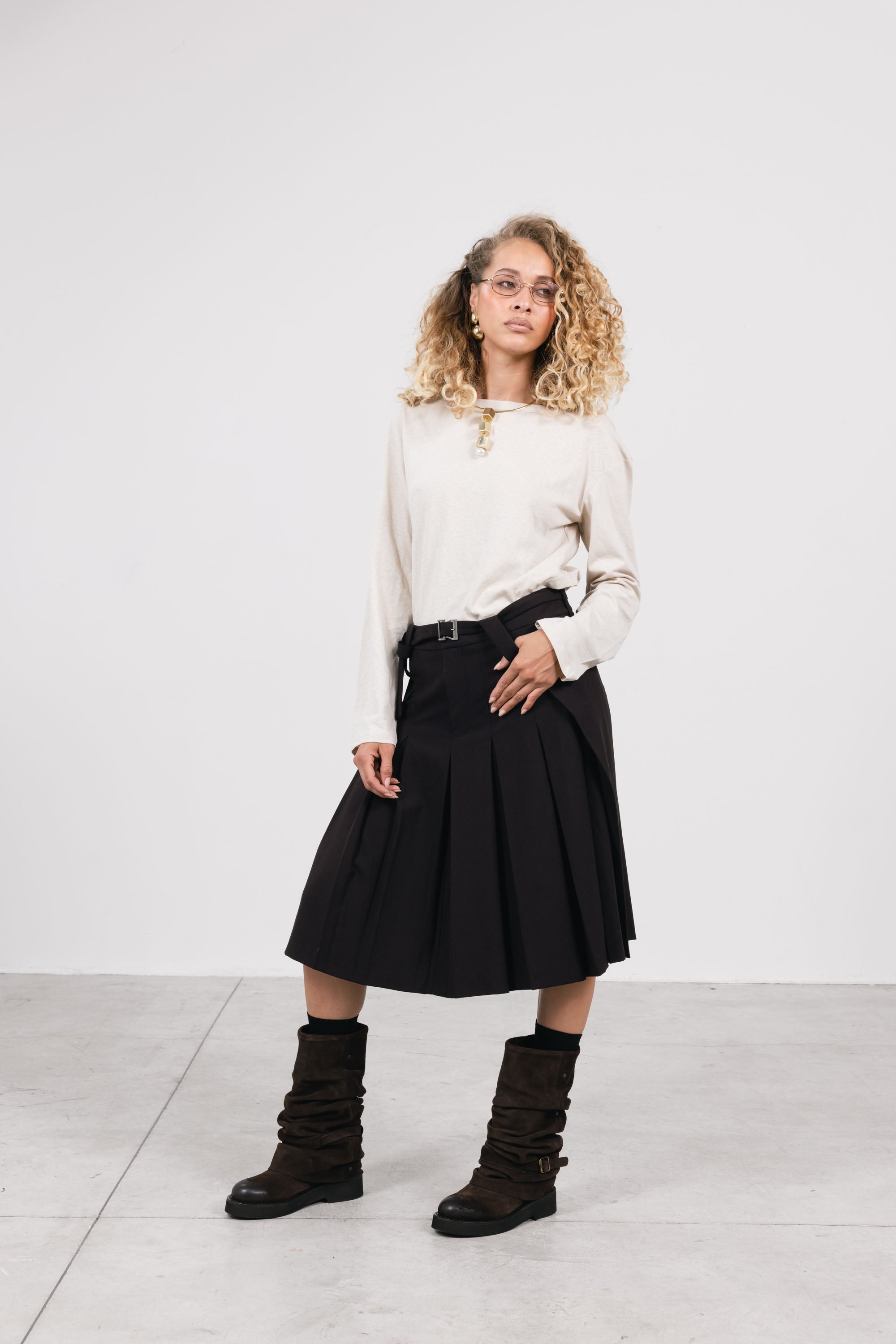 M482M33 Kylie Ebano indossato