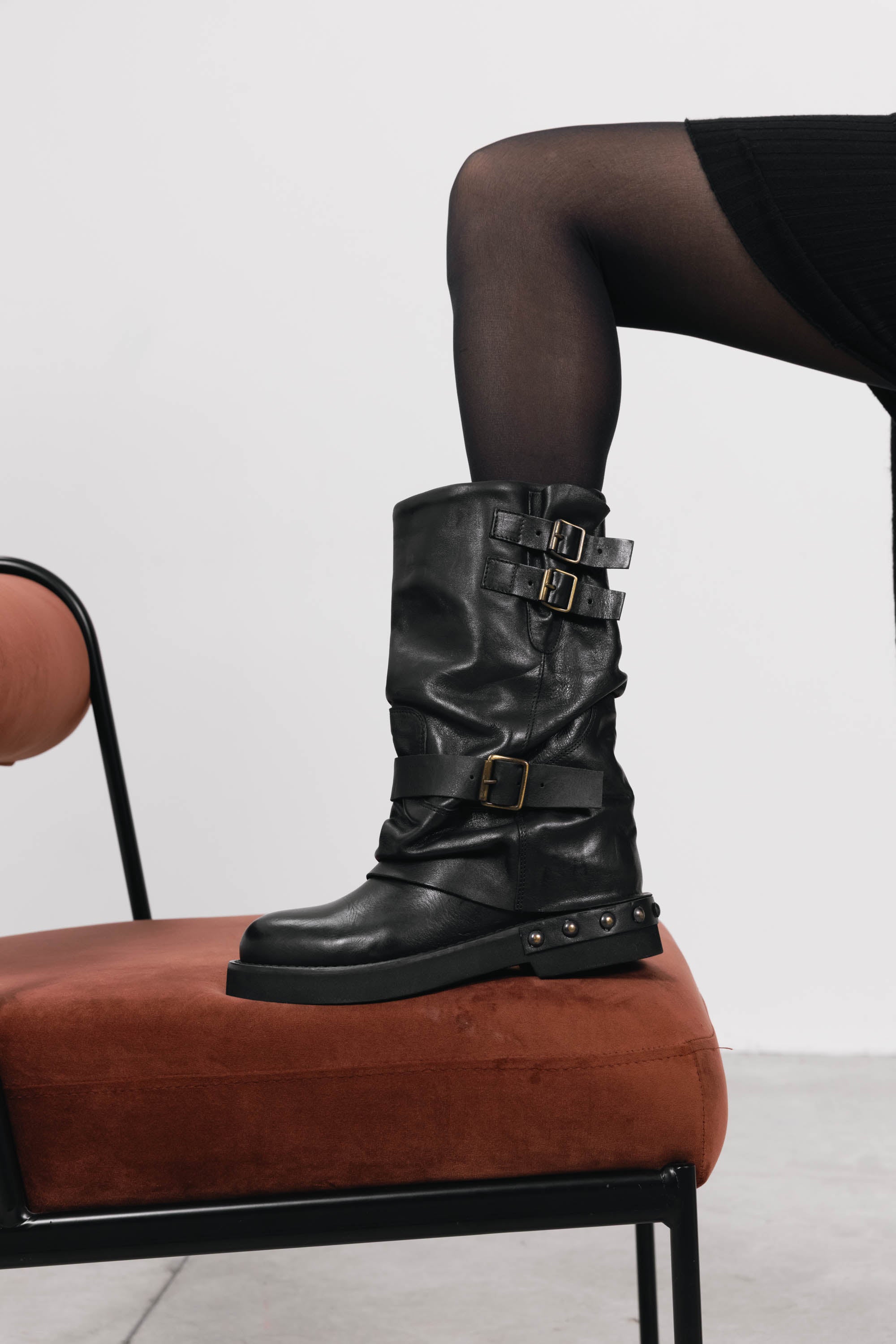 M482M35 Kylie Nero indossato 7