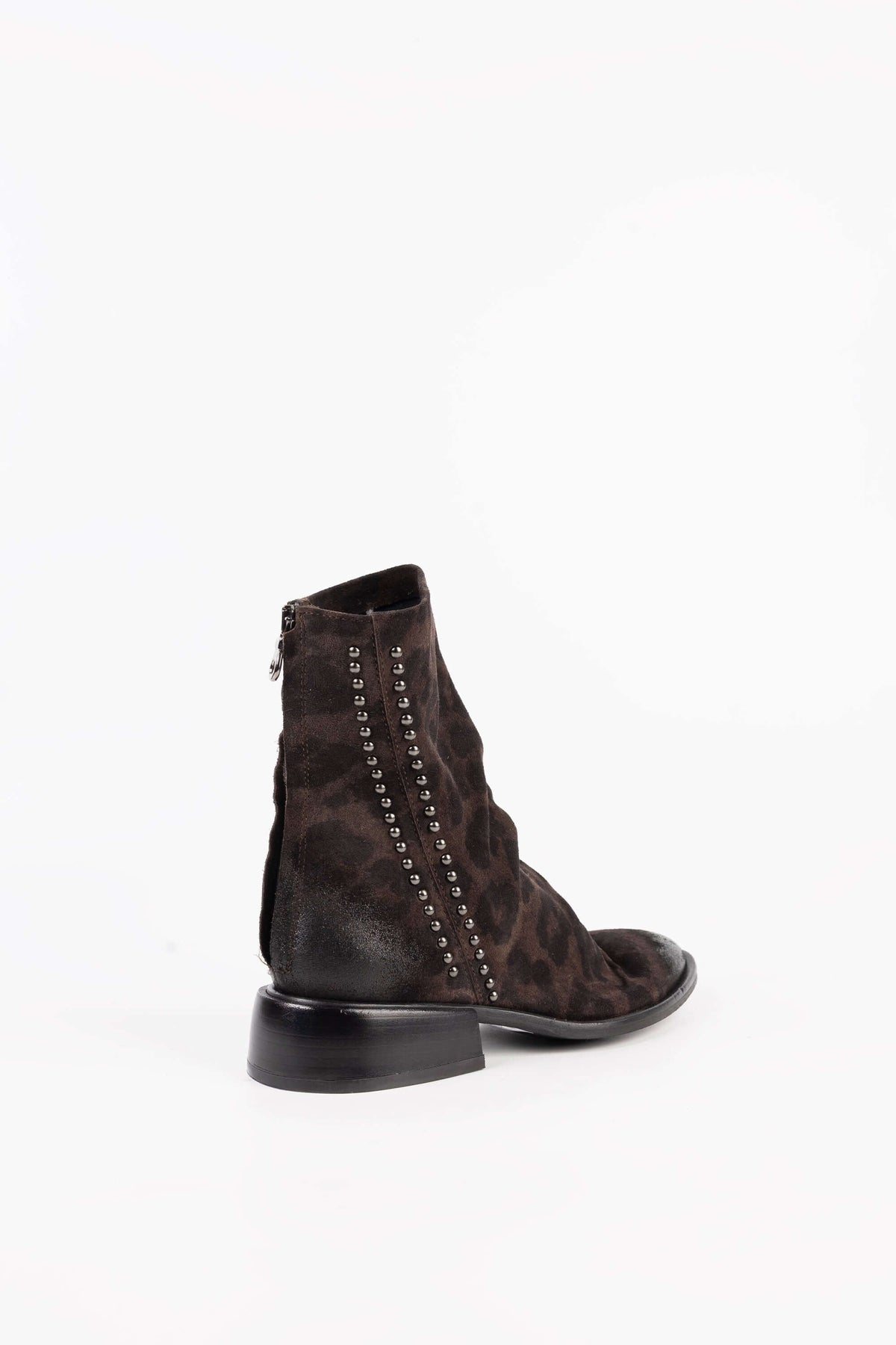 Botins Biker com Tachas em Camurça Brooke
