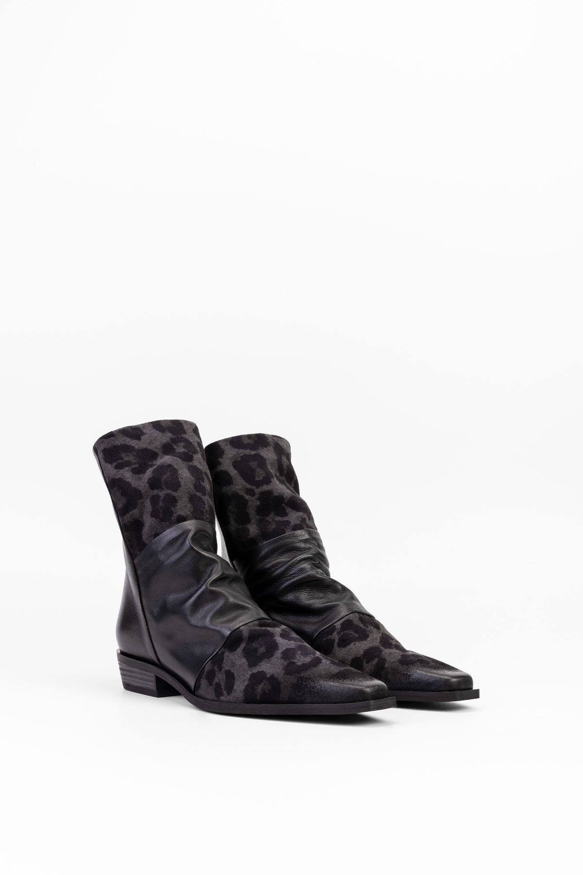 Botins Animal Print em Pele Lavender