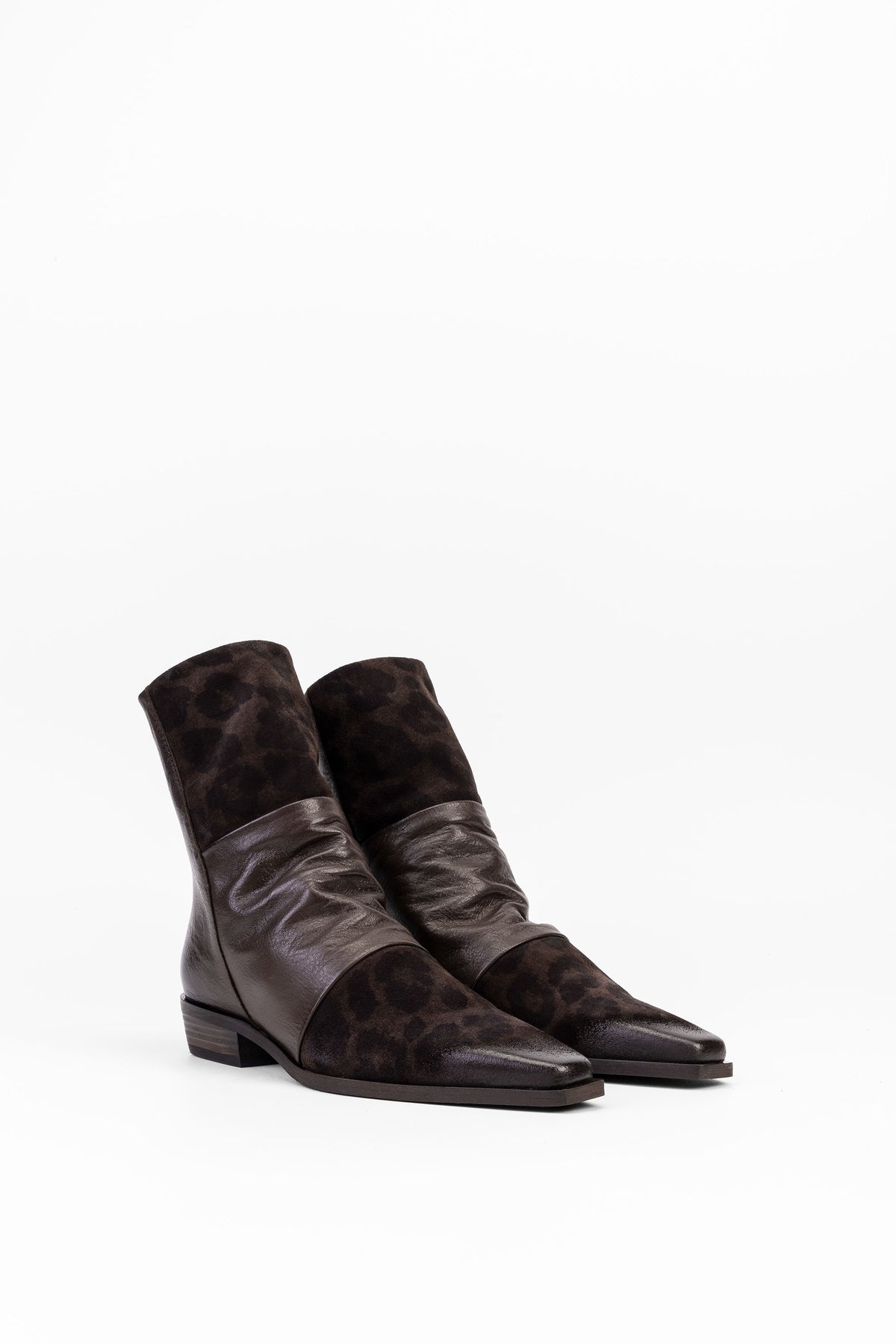 Botins Animal Print em Pele Lavender