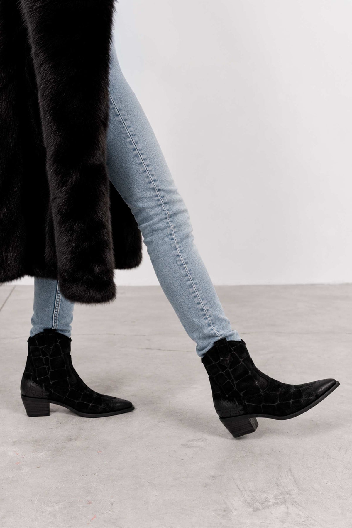 Botins Efeito Crocodilo em Camurça Jessica