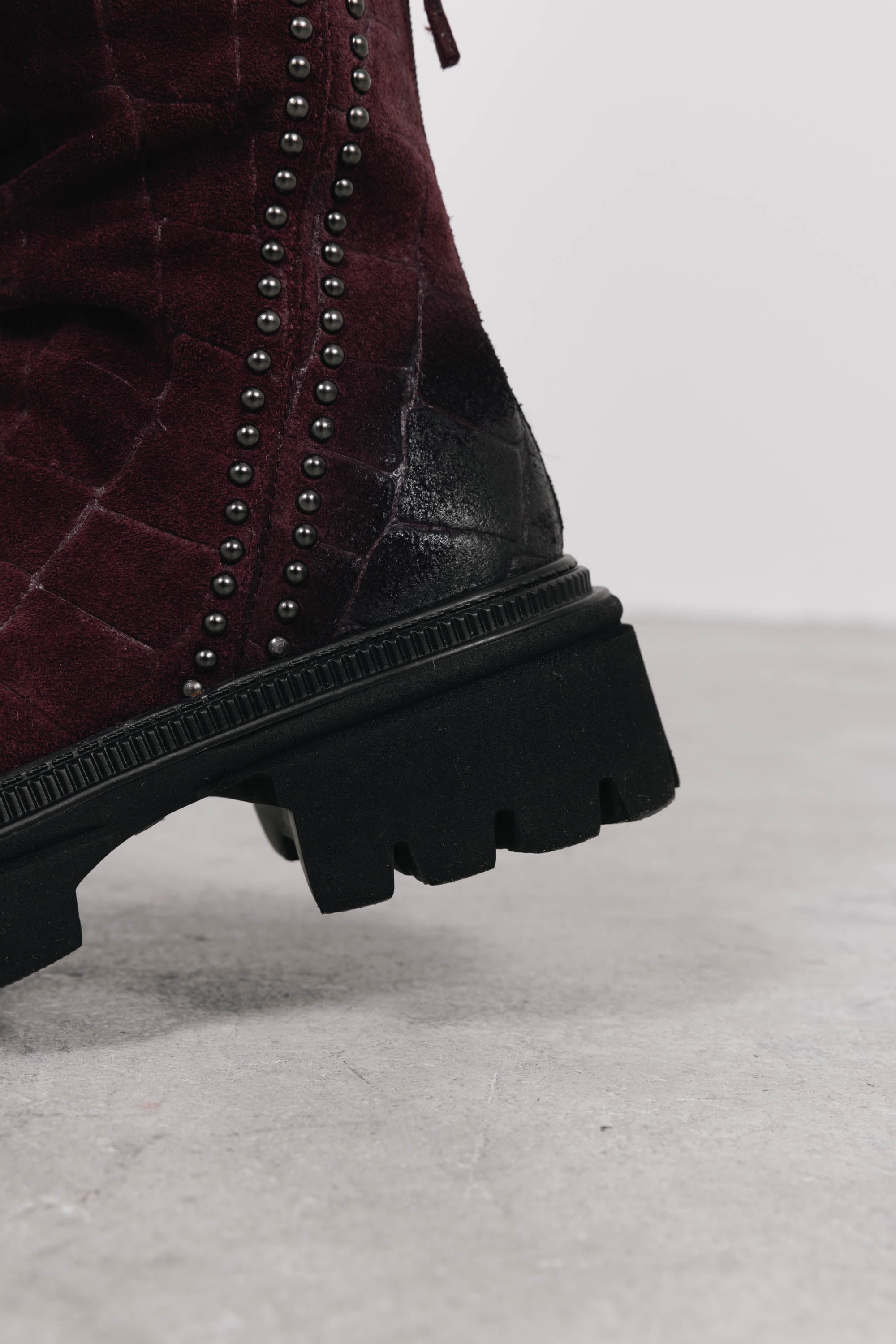 Stivaletti in Camoscio Zara - Bordeaux, indossato