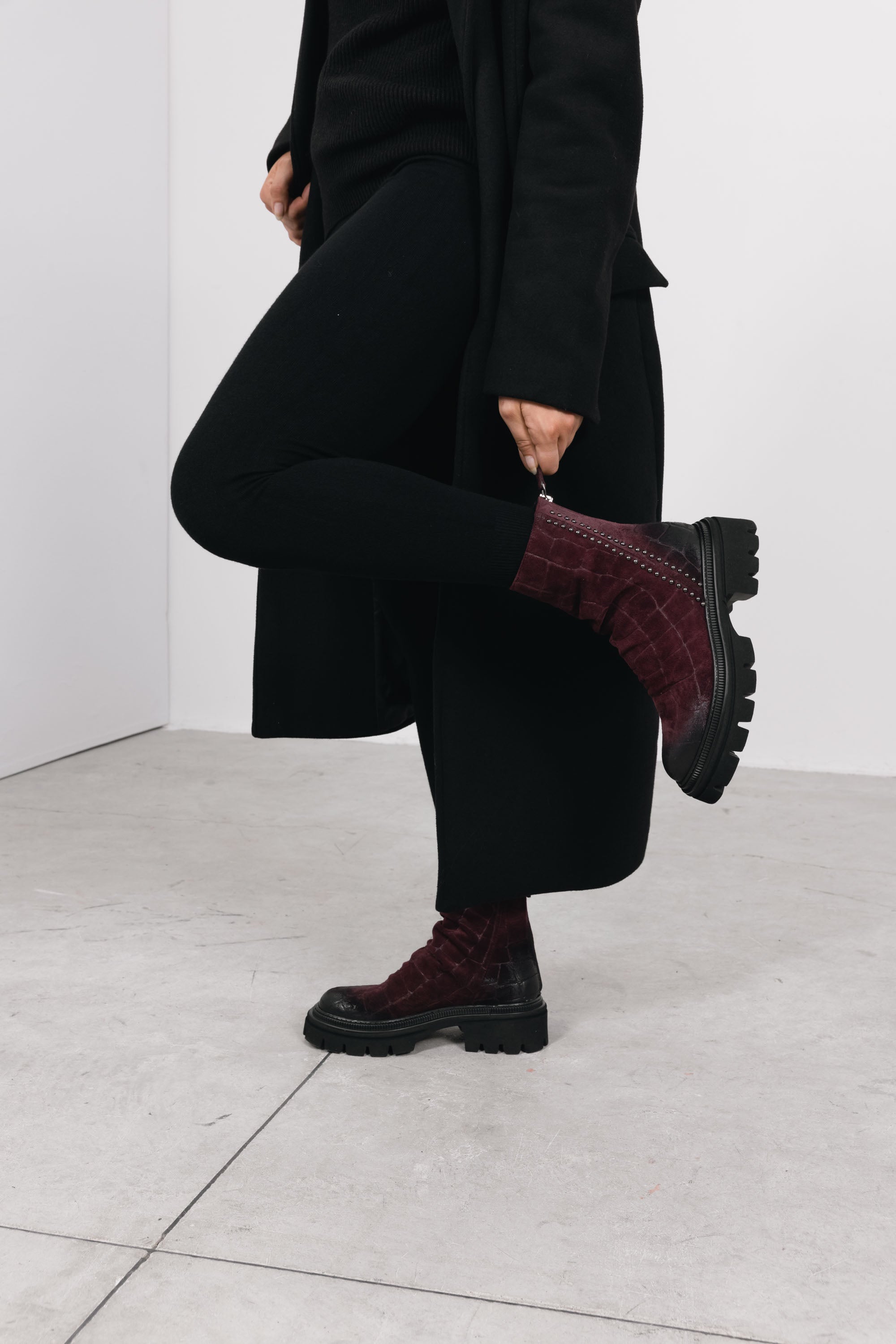 Stivaletti in Camoscio Zara - Bordeaux, indossato
