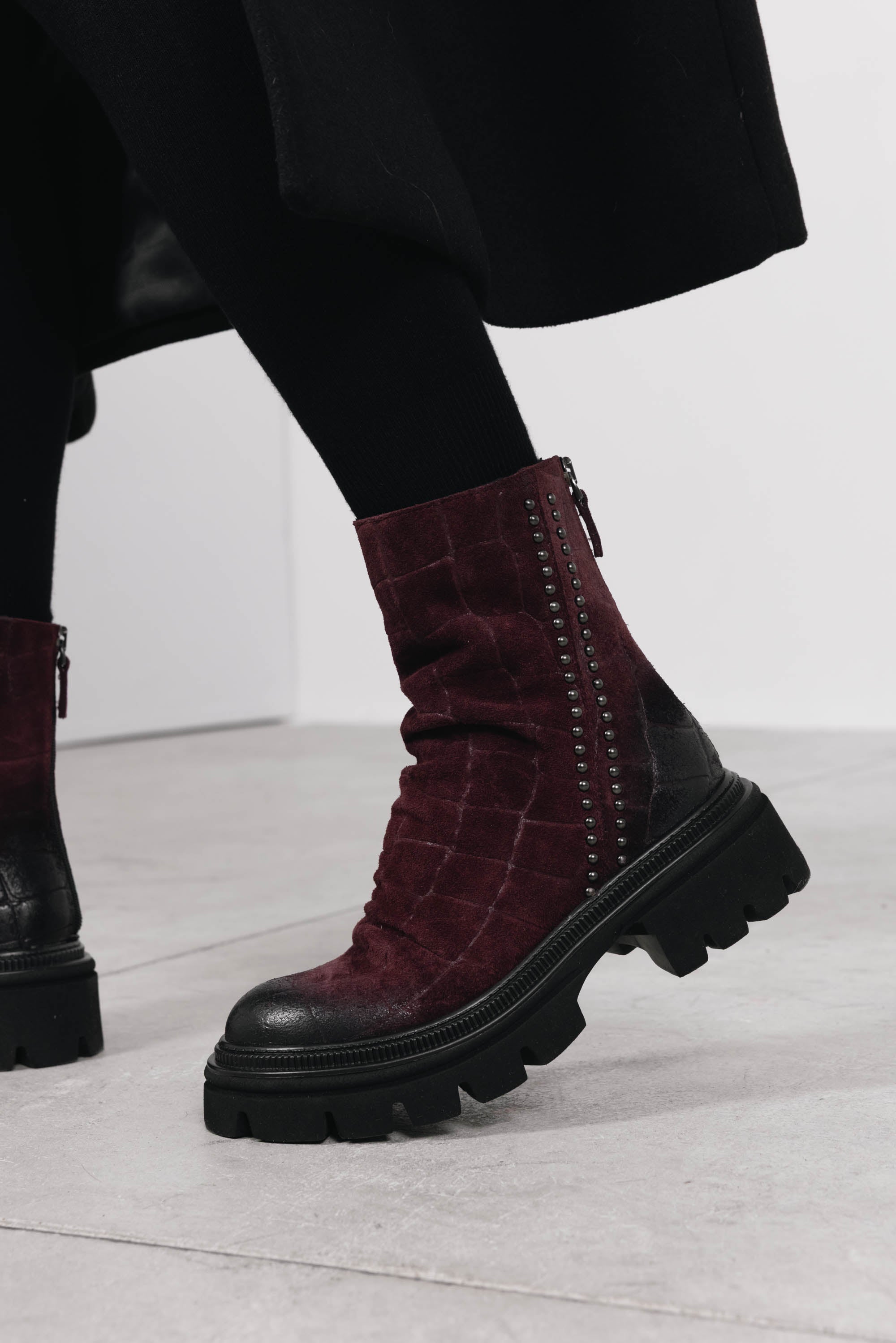 Stivaletti in Camoscio Zara - Bordeaux, indossato