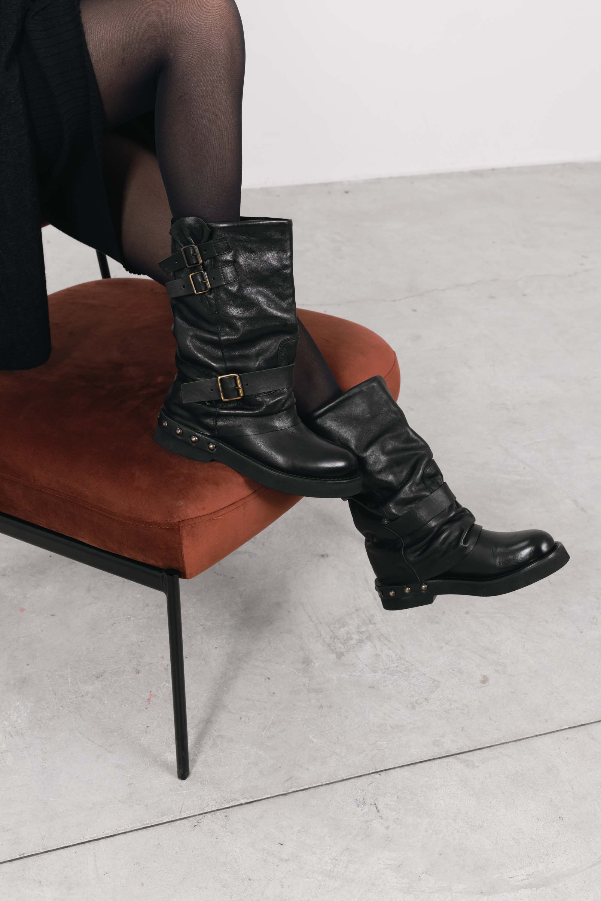 M482M35 Kylie Nero indossato 2