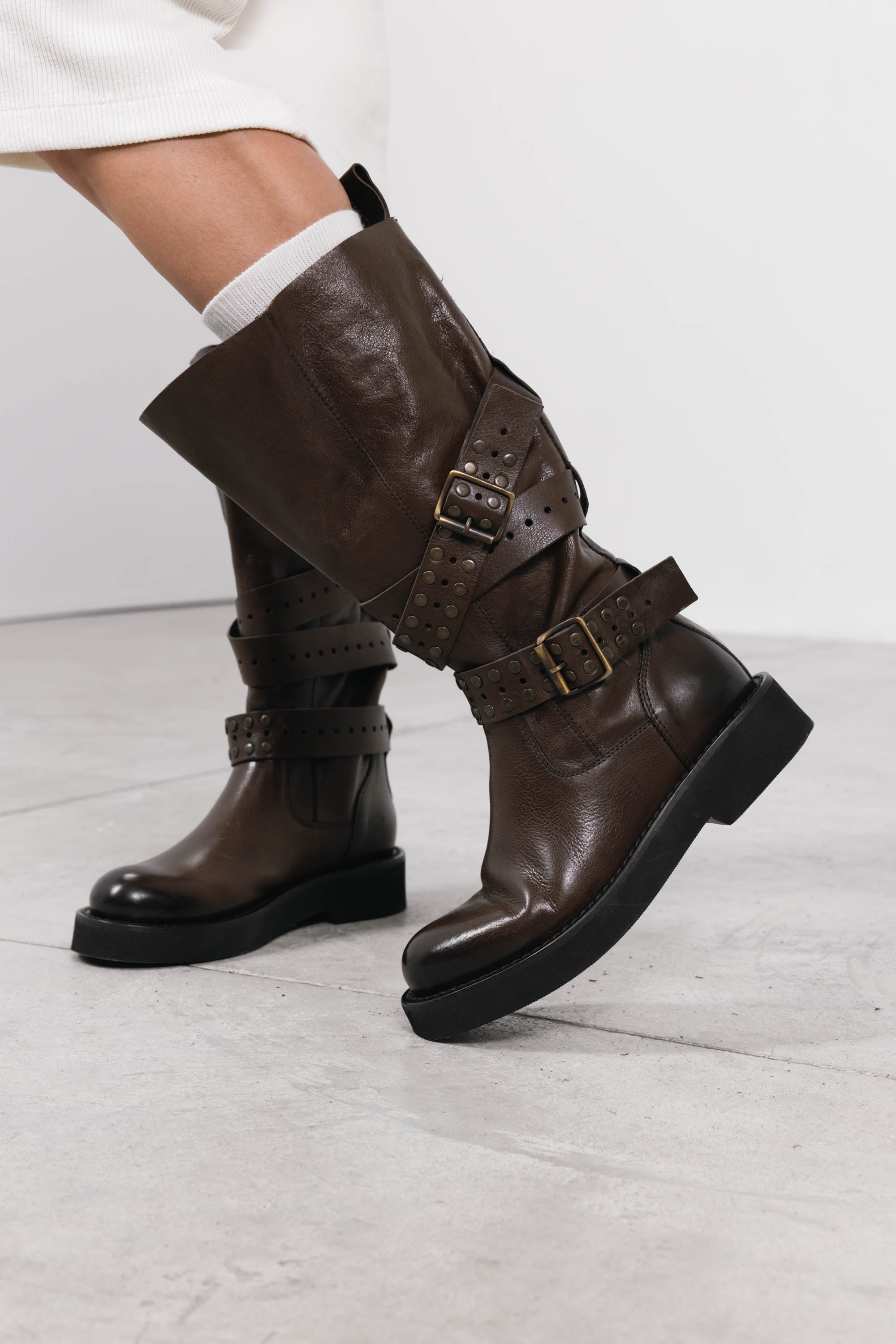 M482M28 Petra Marrone TDM indossato 3