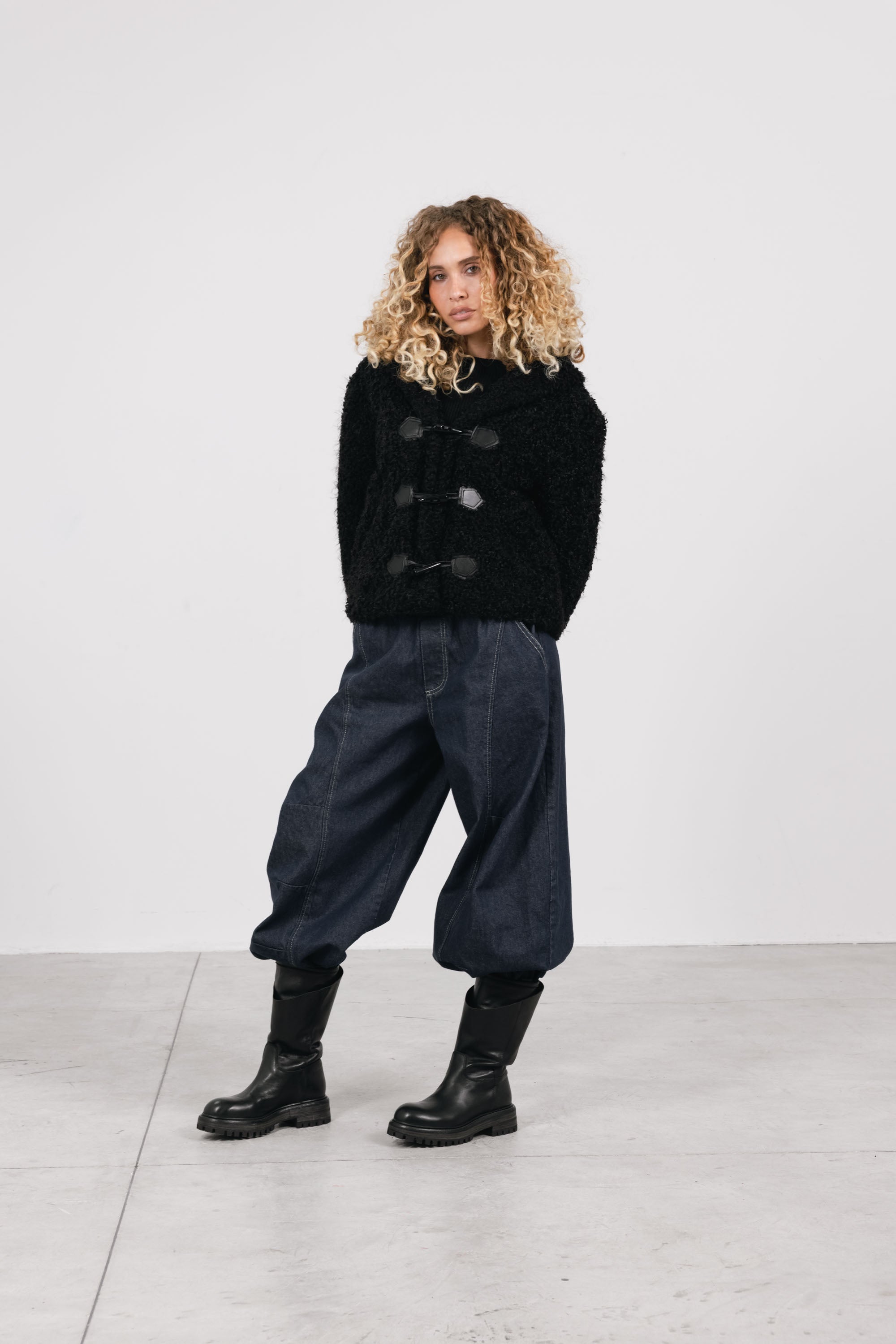 Anfibi in Pelle Manon - Nero, indossato