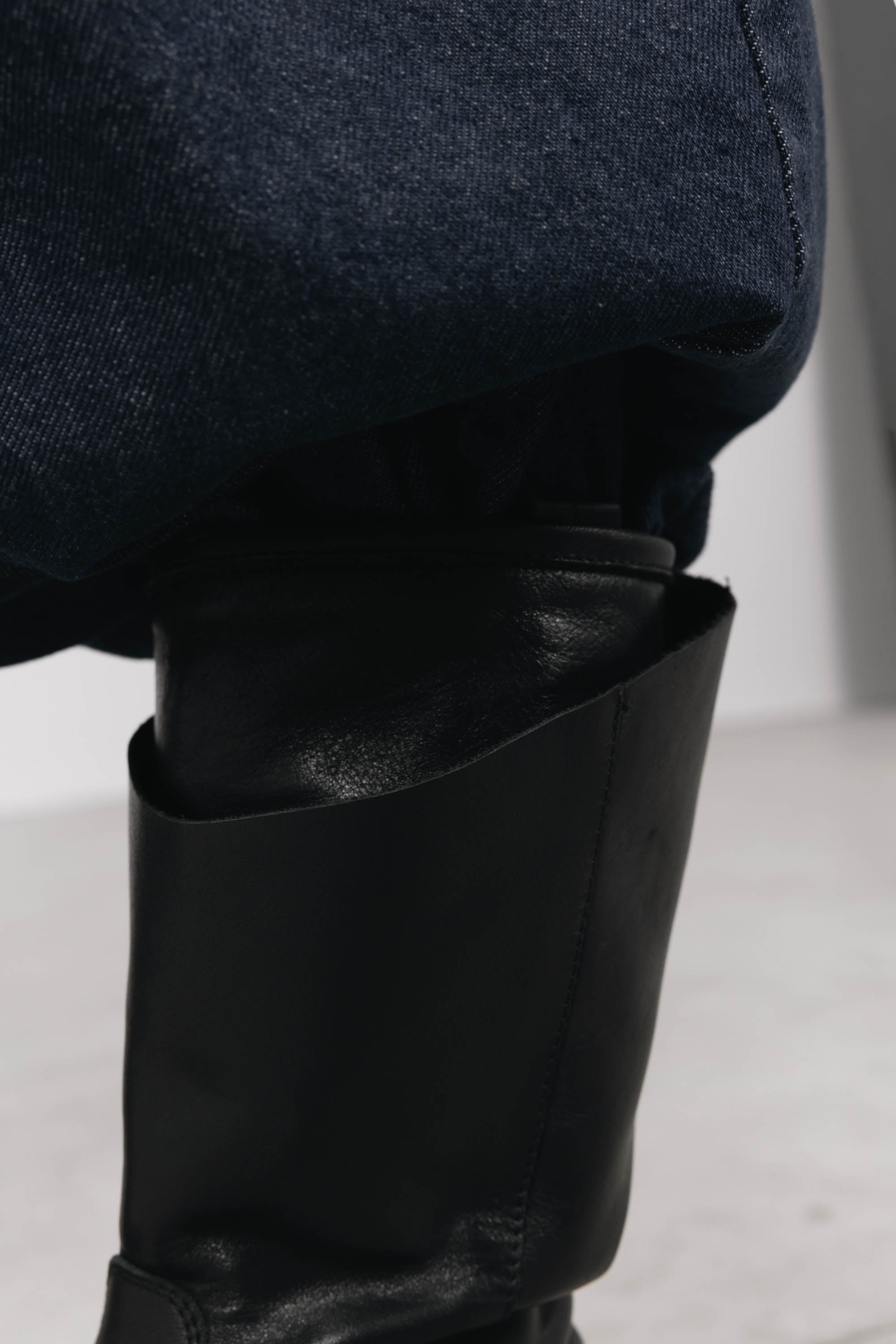 Anfibi in Pelle Manon - Nero, indossato