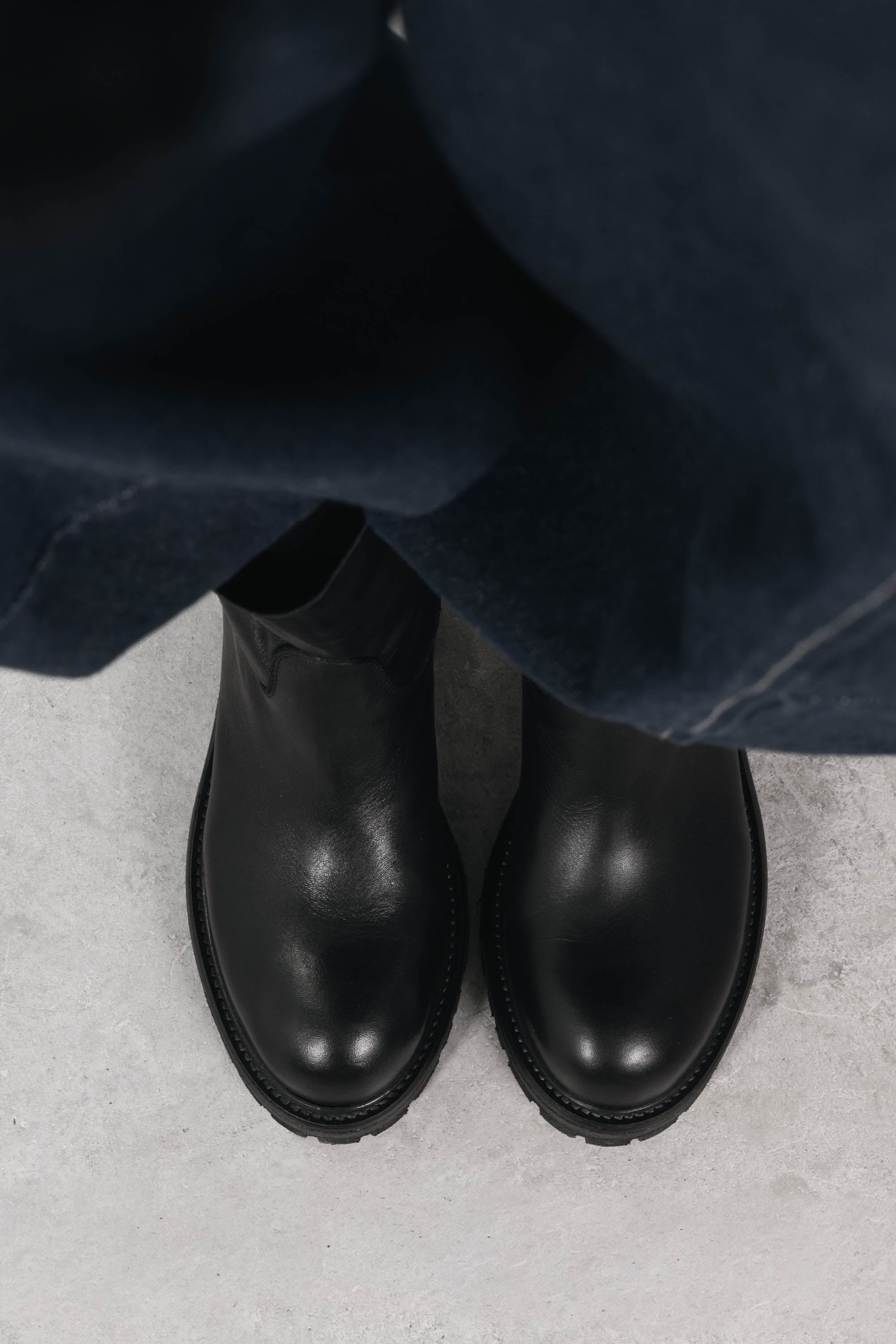 Anfibi in Pelle Manon - Nero, indossato