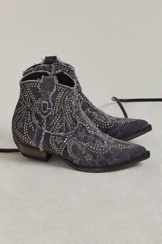 Cecilia Texan ankle boots in Canvas