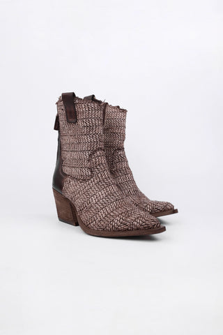 Aurora Texan boots in Raffia