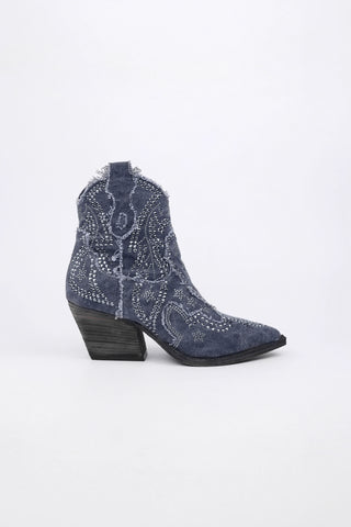 Camilla ankle boots in Canvas