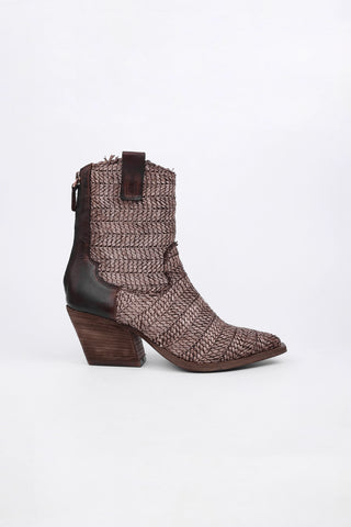 Aurora Texan boots in Raffia